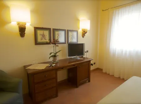 Botteghino Risorto 3* Лониго